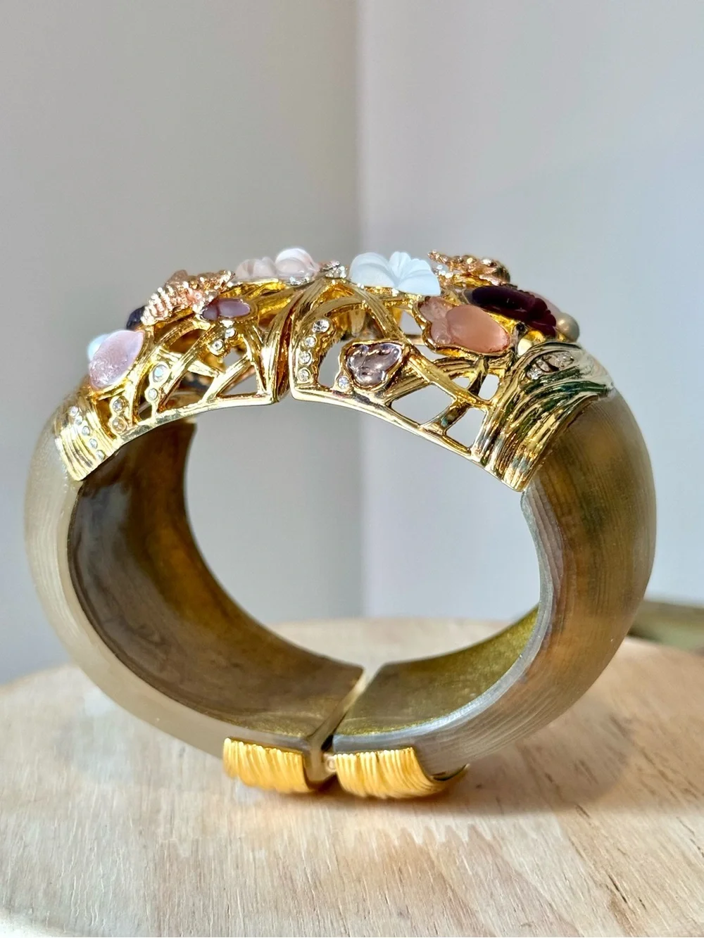 VTG Estate Alexis Bittar Secret Garden Bee Lucite Hinged Cuff Bracelet—Rare Find